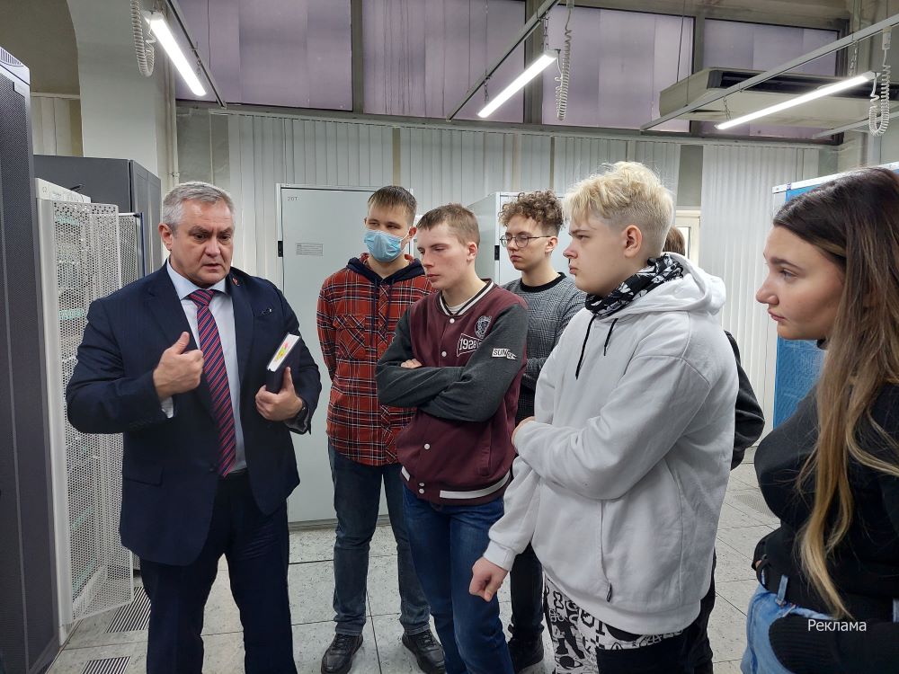 Студенты СФУ побывали на экскурсии в красноярском «Ростелекоме»