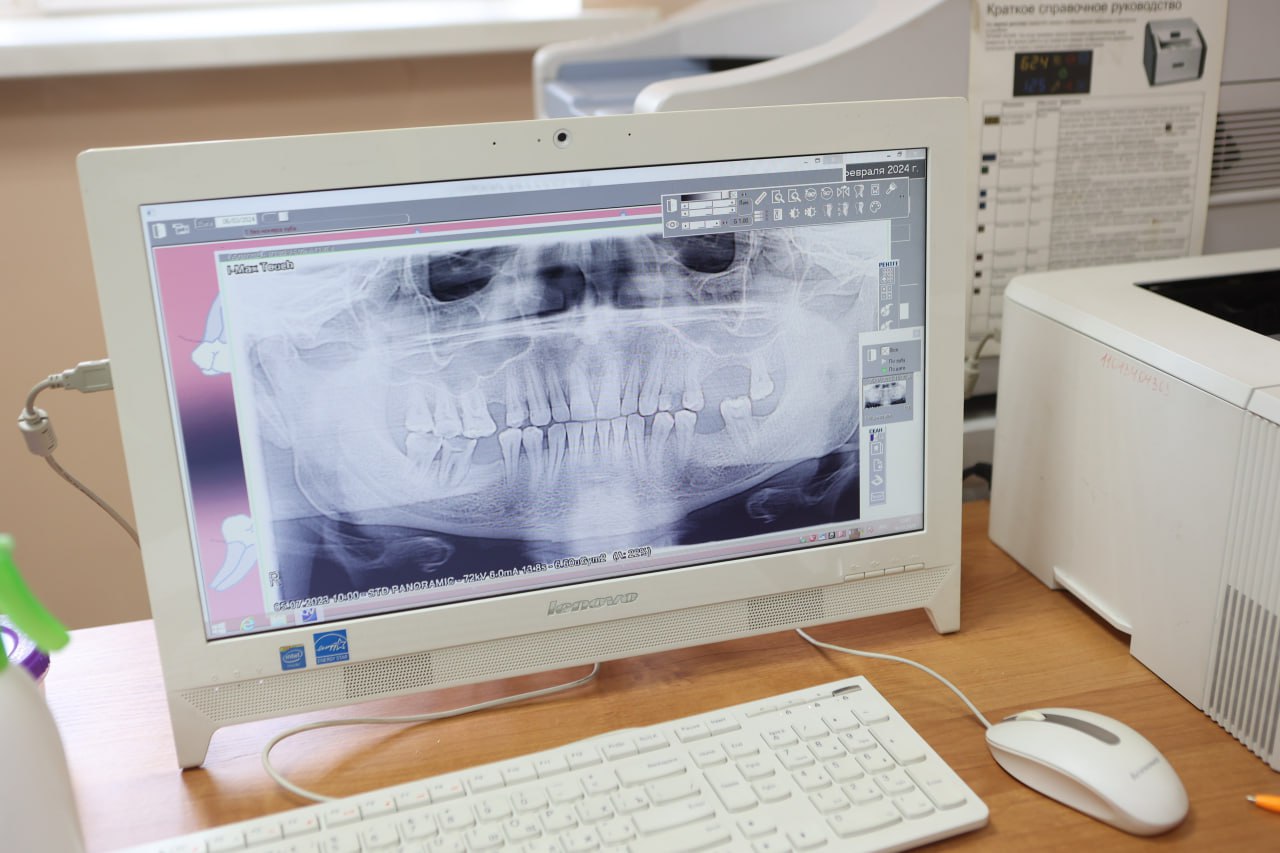 Современный аппарат делает снимки зубов в 3D-формате. 