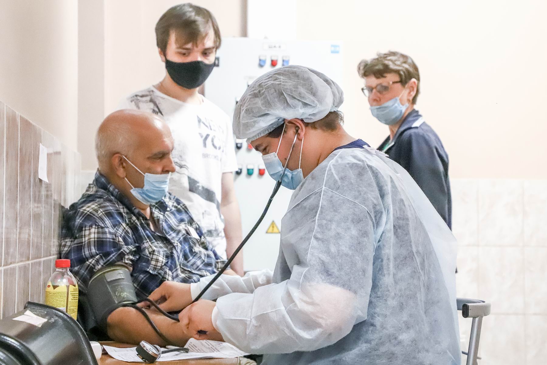 коронавирусом красноярск новости. коронавирус россия красноярск. коронавирус в красноярске. больница на рокоссовского красноярск. коронавирус в красноярске бригада.