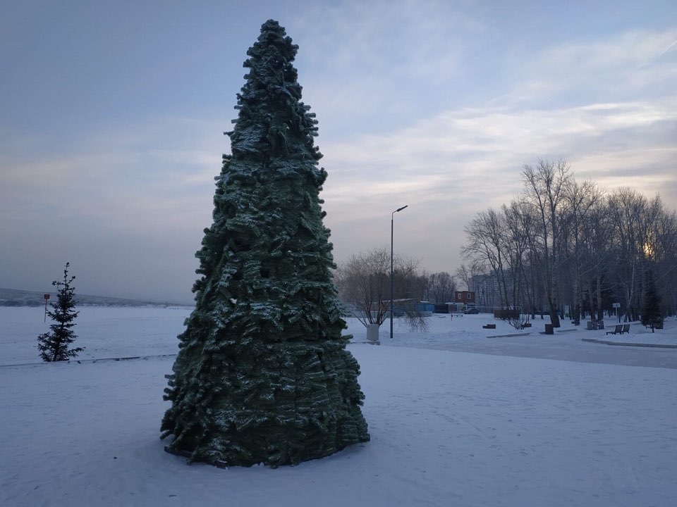 В Красноярске 28 декабря откроется елка в озеро-парке «Октябрьский»