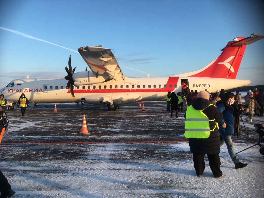 Самолет красноярск новосибирск. АТР 72 КРАСАВИА. ATR-72-500 КРАСАВИА. АТР 72-500 КРАСАВИА. Самолет ATR 72 КРАСАВИА.