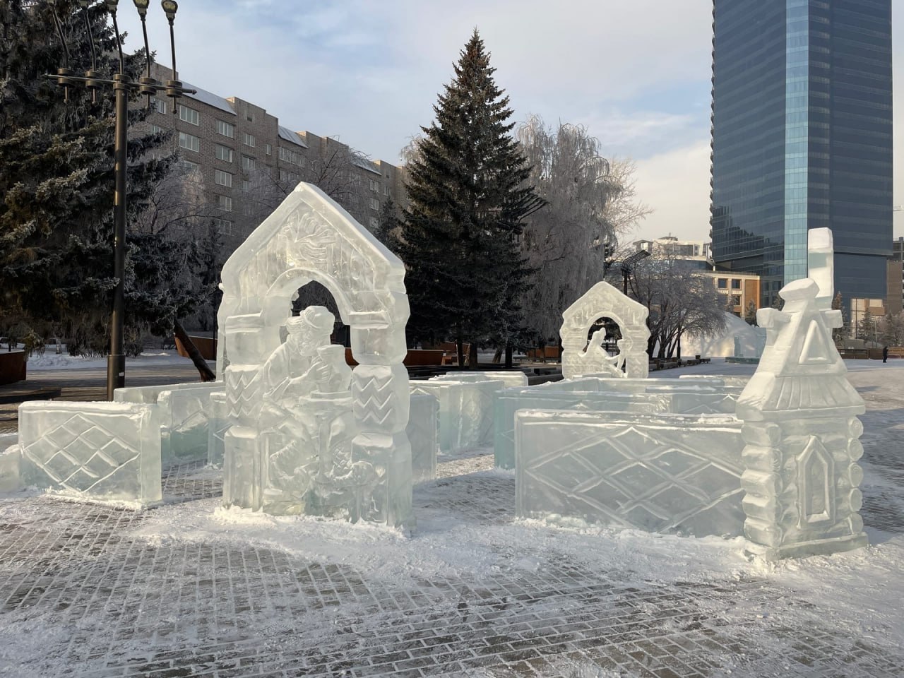 В Красноярске открыли горки на Ярыгинской набережной и в сквере Космонавтов