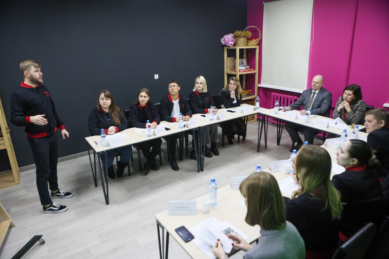 Трудотряды главы города рассказали мэру Красноярска о новых направлениях работы