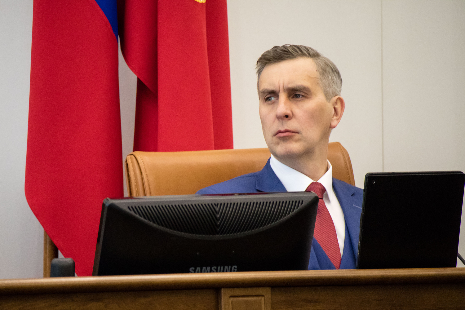 Депутаты Заксобрания Красноярского края держат на контроле вопрос повышения зарплат бюджетников