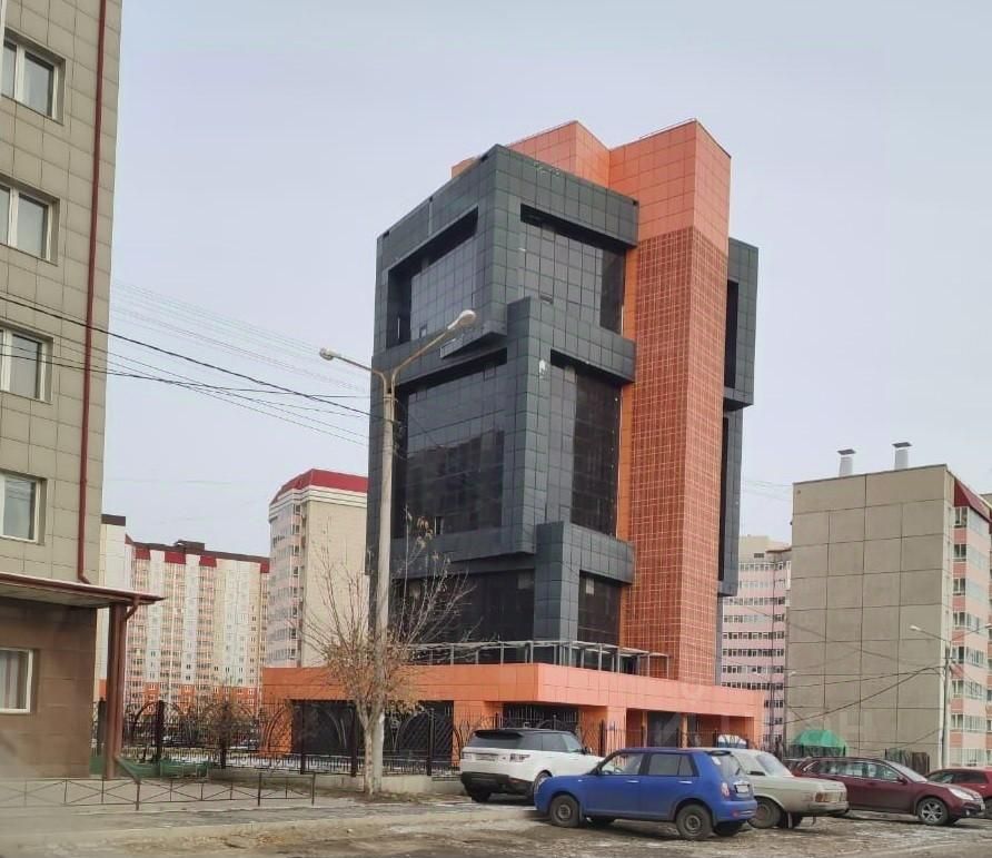 В Красноярске за 130 млн рублей продают 8-этажное офисное здание на Абытаевской