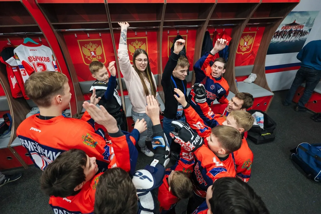 хк енисей хоккей с мячом. красноярск игры сегодня. красноярск игры сегодня. сокол красноярск хк шайбы. красноярск игры сегодня.