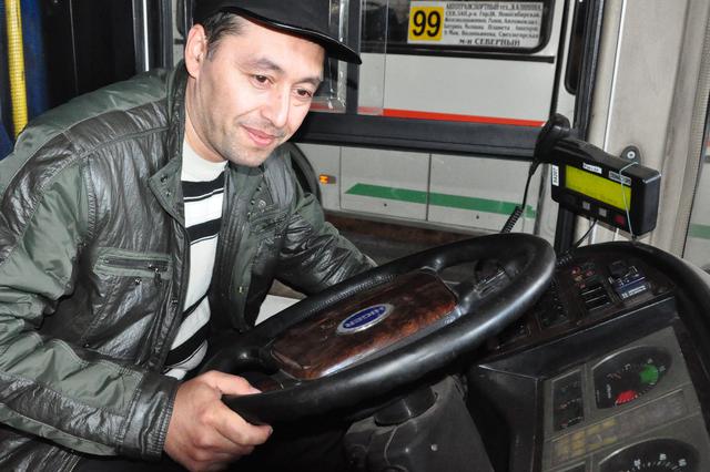 Водитель гражданам снг. Иностранный водитель. Фото узбекского водителя. Работа в Турции для иностранных граждан водитель.