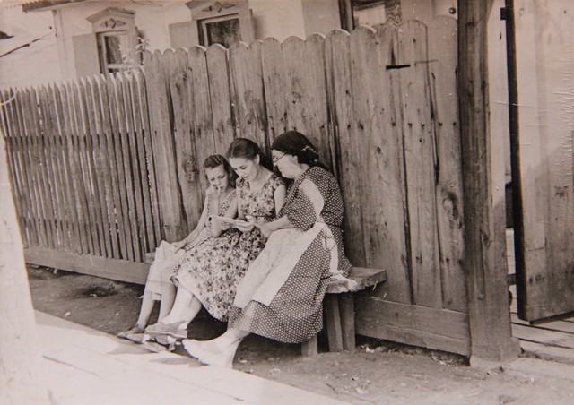 Построили бабушке дом. 1959 Год СССР. 1949 Год СССР. Дома 1959 года. 1959 Фотография.