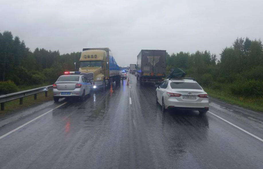 Смертельная авария с грузовиком произошла на федеральной трассе в Красноярском крае