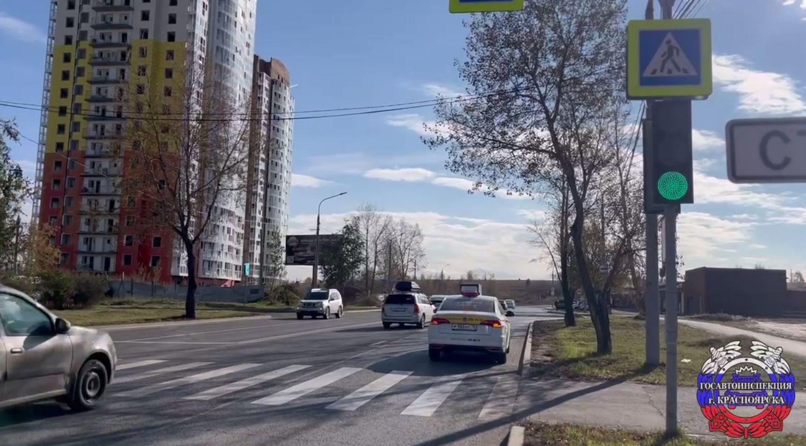 В Красноярске водитель сбил женщину с двумя детьми на пешеходном переходе