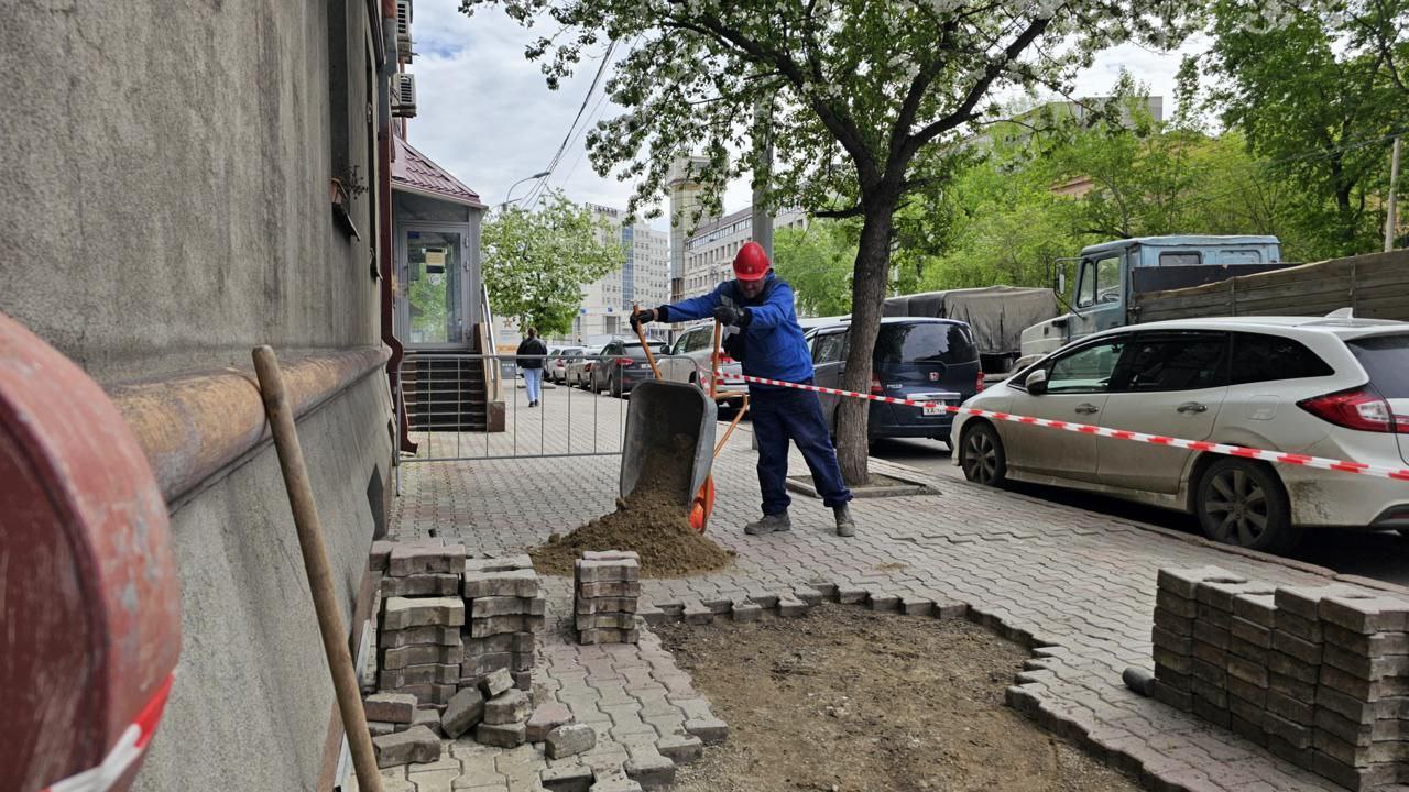 Мэр Красноярска проверил восстановление благоустройства после ремонта сетей
