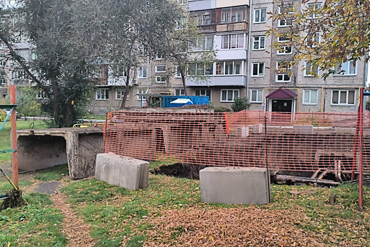 В красноярской Зеленой Роще продолжают ремонтировать старый проходной коллектор