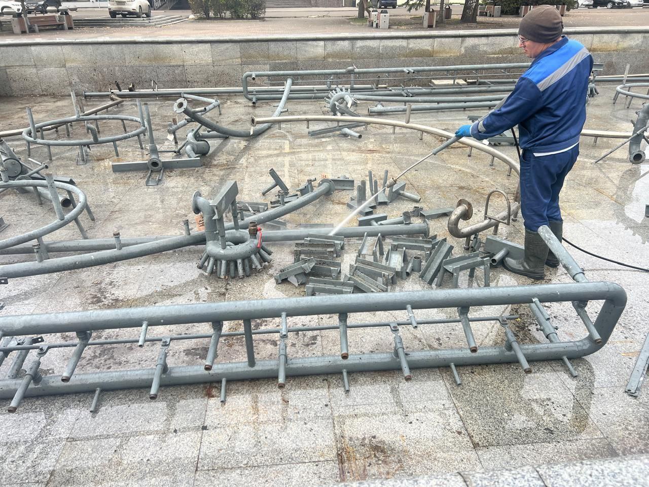 В Красноярске завершают подготовку фонтанов к зиме