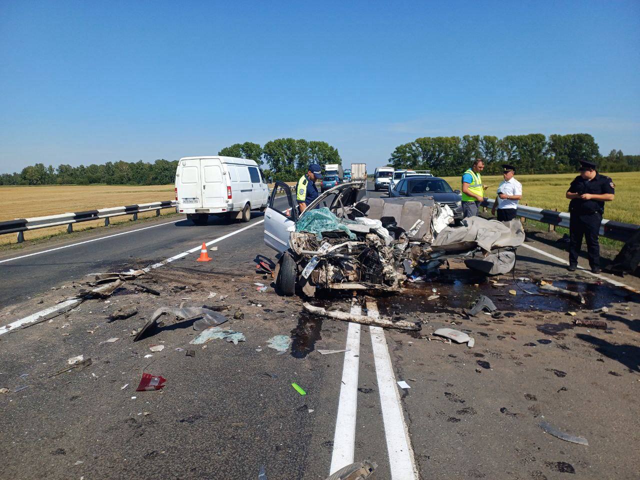 Два человека погибли в ДТП с грузовиком на трассе Р-255 в Красноярском крае
