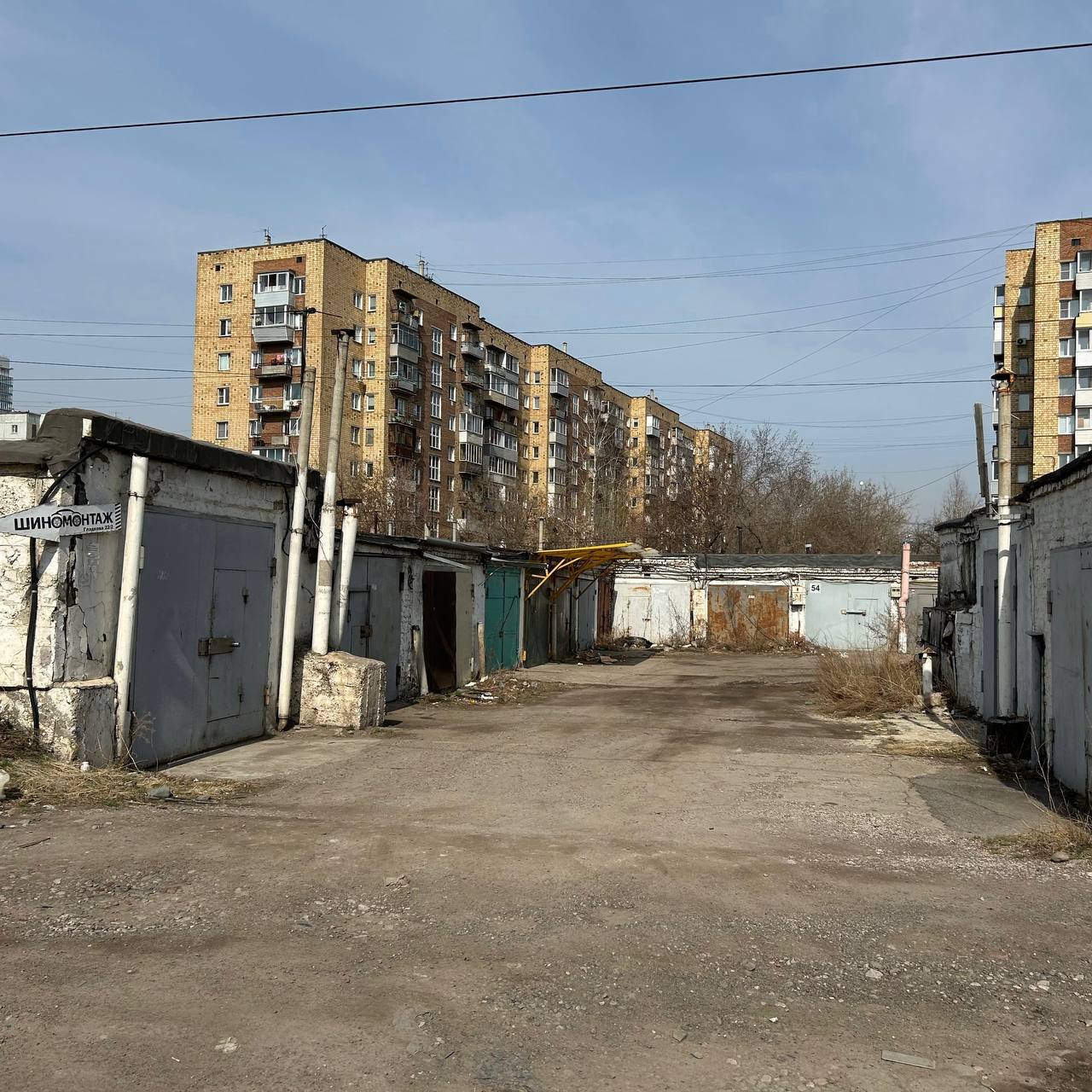 На улице Гладкова в Красноярске снесут почти сотню гаражей для строительства дороги