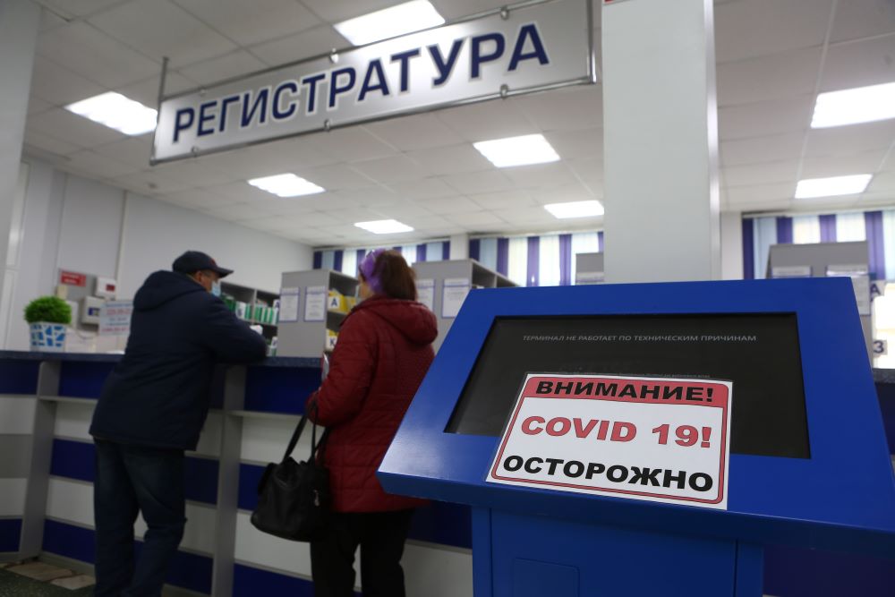 За сутки 327 жителей Красноярского края заболели COVID-19 за сутки, скончались 13