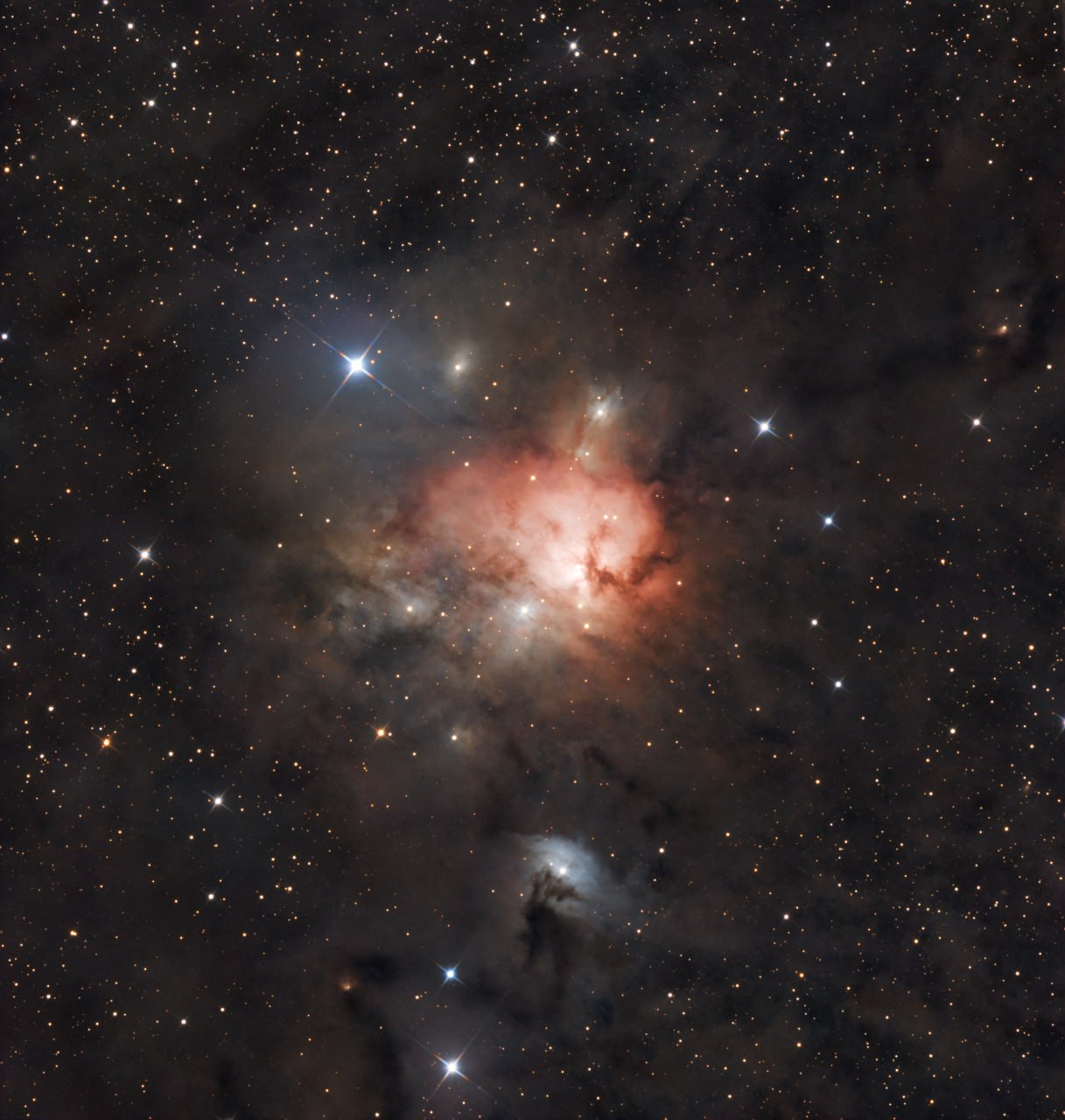 Красноярец снял эффектную туманность NGC 1579 в созвездии Персея