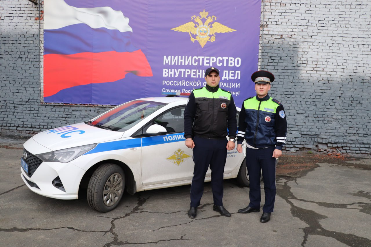 В Красноярском крае полицейские помогли женщине со схватками добраться до роддома