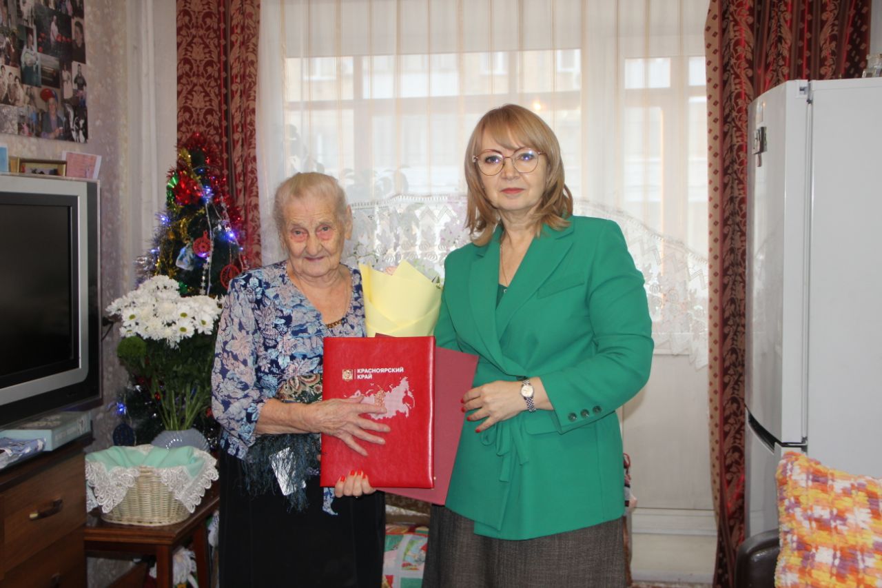 Жительница Красноярска Пелогея Майорова отметила 100-летний юбилей