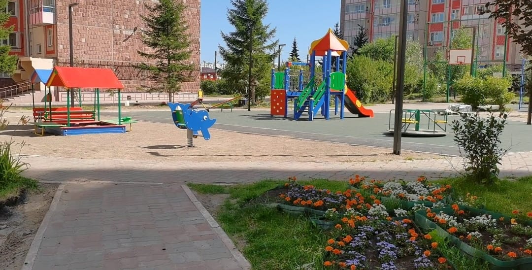 В Октябрьском районе Красноярска завершается благоустройство дворов стоимостью более 24 млн рублей