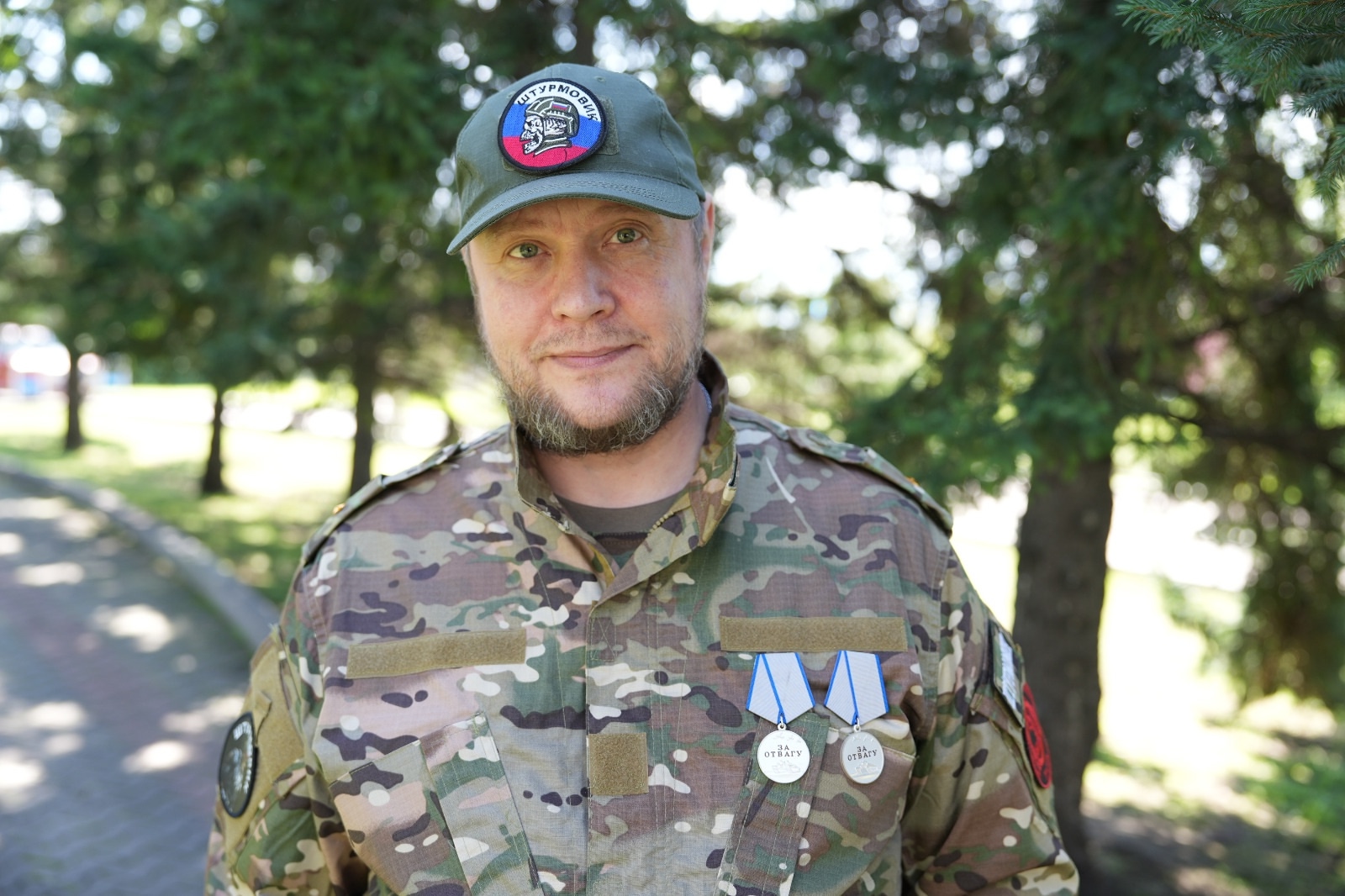 «Окажись я снова перед выбором, поехал бы на фронт не задумываясь»: Раненый боец из Красноярска больше суток штурмовал позицию противника