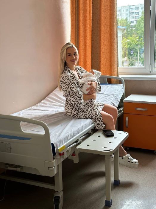 В Красноярском родильном доме № 1 появились новые функциональные кровати и каталки