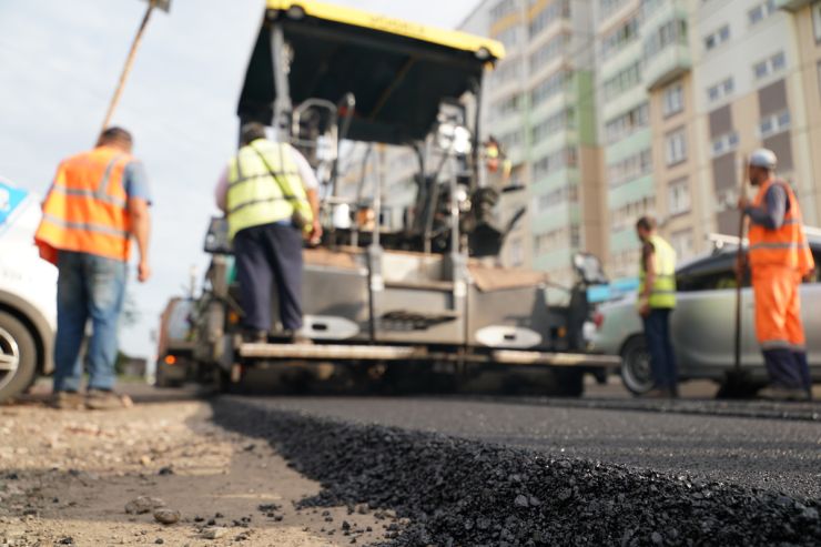 В Красноярске определили подрядчиков для ремонта дорог 