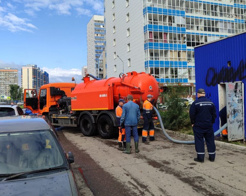 В красноярских «Белых росах» второй день не могут вернуть холодную воду