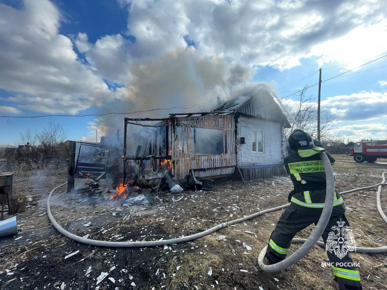 В Красноярском крае за сутки потушили 12 пожаров