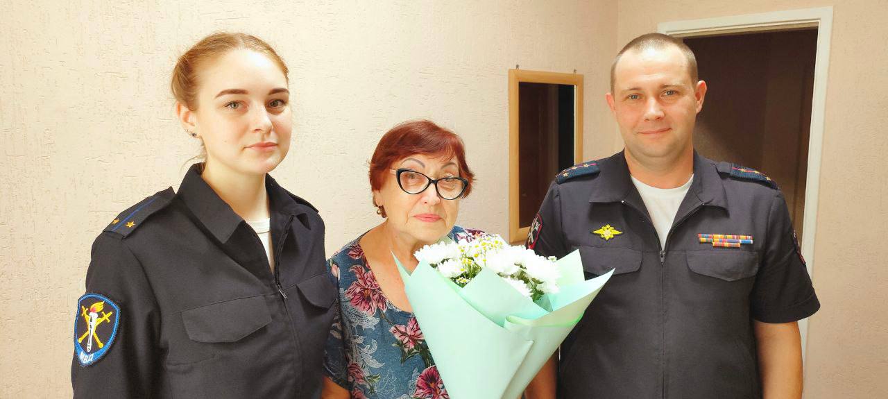 Продавец из Ачинска помогла полиции найти пропавшую сумку пенсионерки, в которой были 300 тысяч рублей