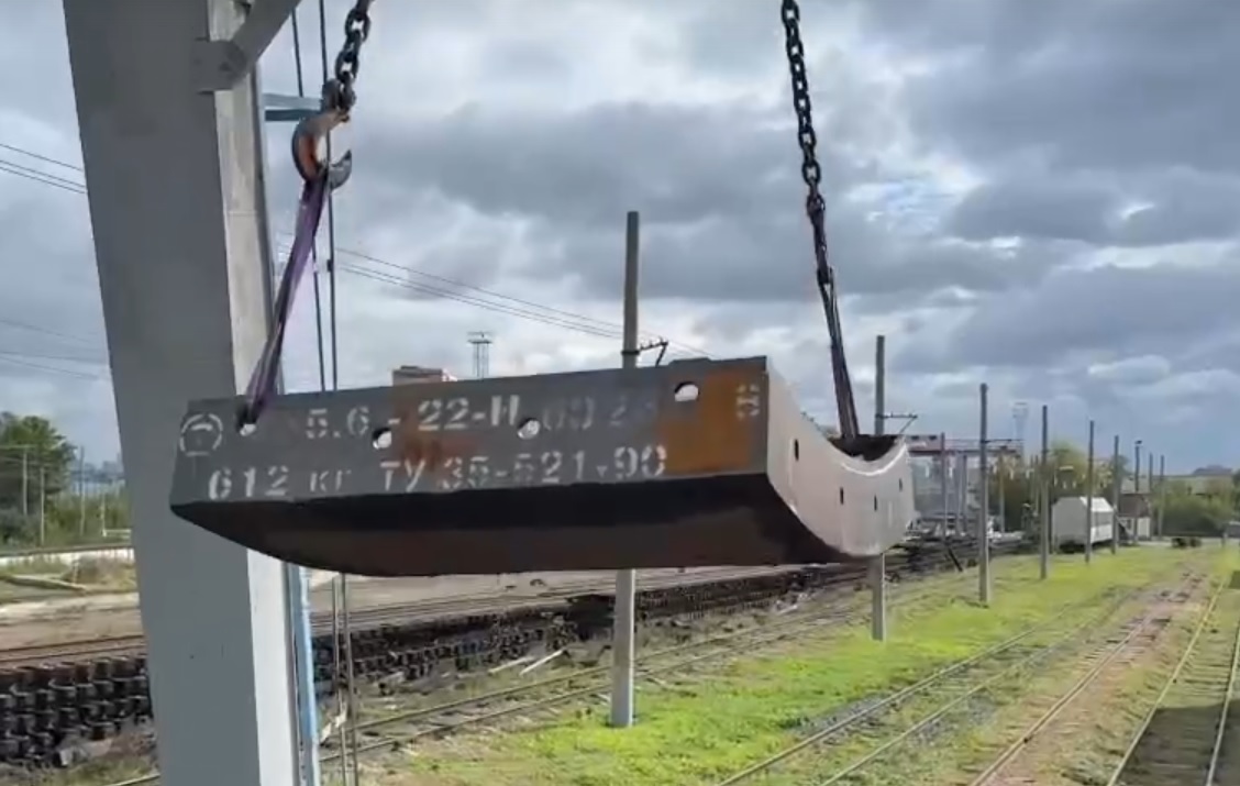 В Красноярск железной дорогой доставили детали для тоннелей метро