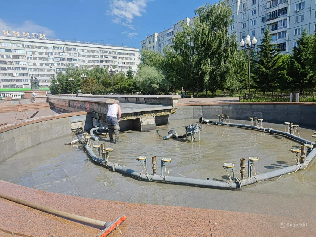 В Красноярске возле Дворца Труда отремонтируют фонтан