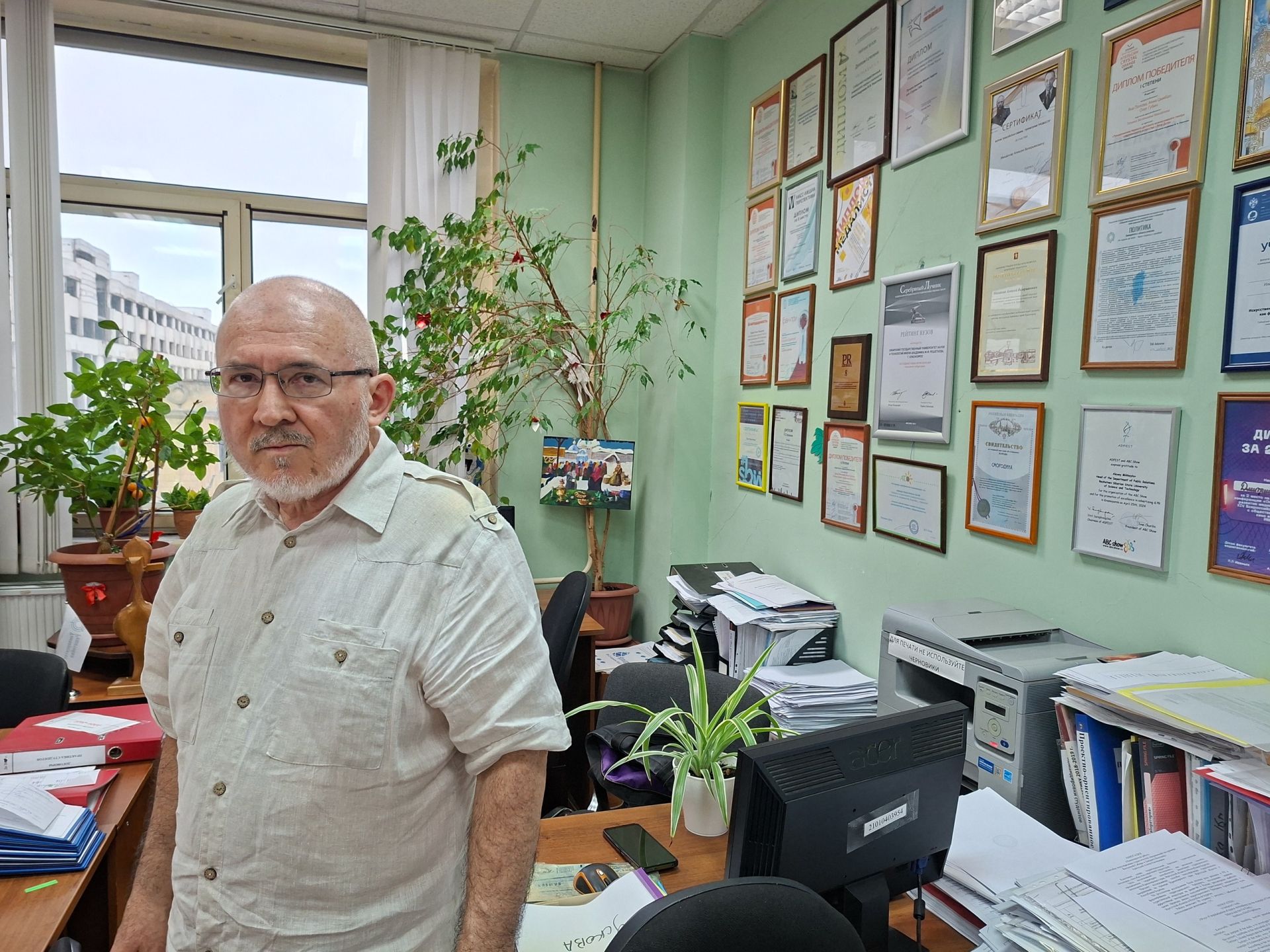 «Хотим, чтобы наши студенты думали вместе с нами»: Алексей Михайлов считает удачей, что его много лет назад пригласили работать в Красноярск