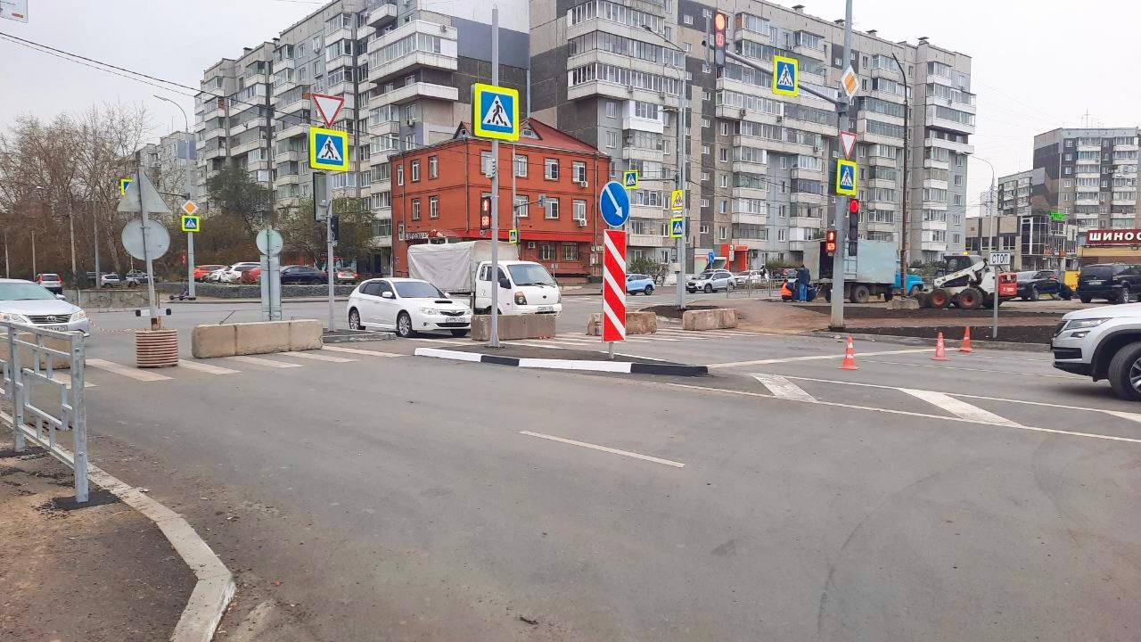 В Красноярске водителей просят не заезжать на улицу Космонавтов