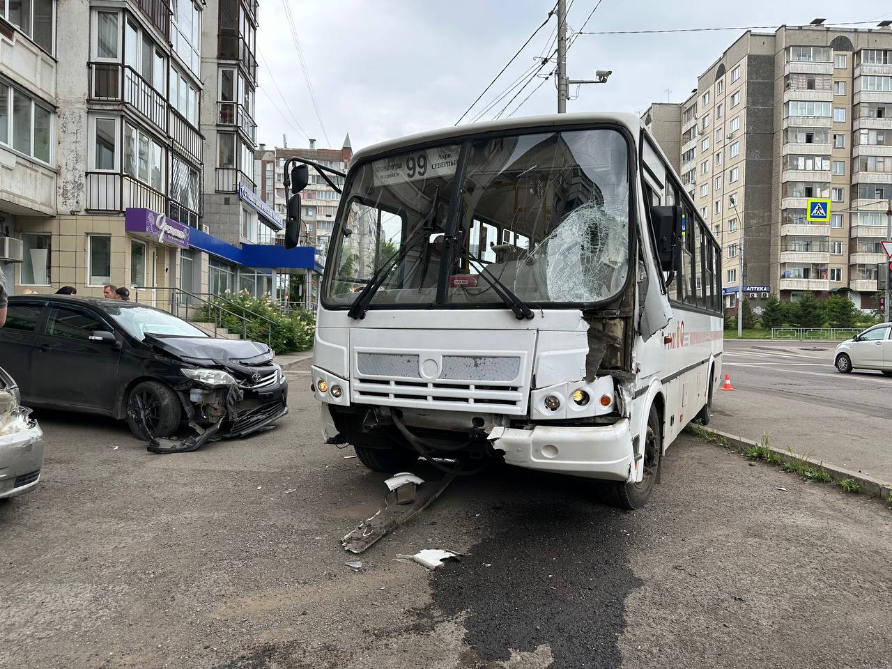 Мэрия Красноярска проводит проверку водителей 99 маршрута после ДТП с пострадавшими