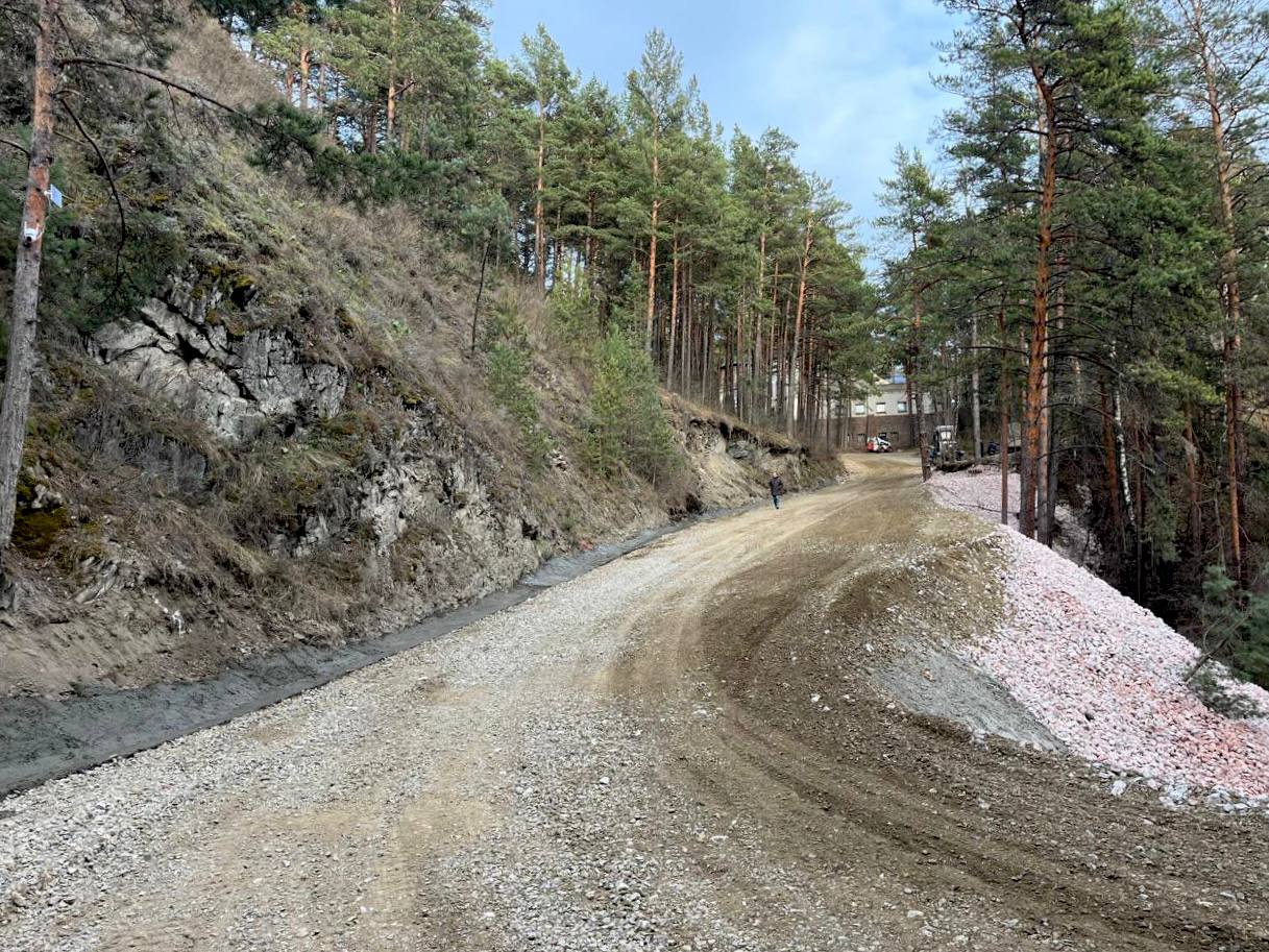В Красноярске на Лесной восстановили дорогу и русло ручья после угрозы ЧС