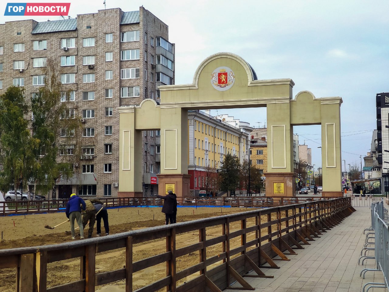 Красноярцев приглашают поработать на каток на Стрелке