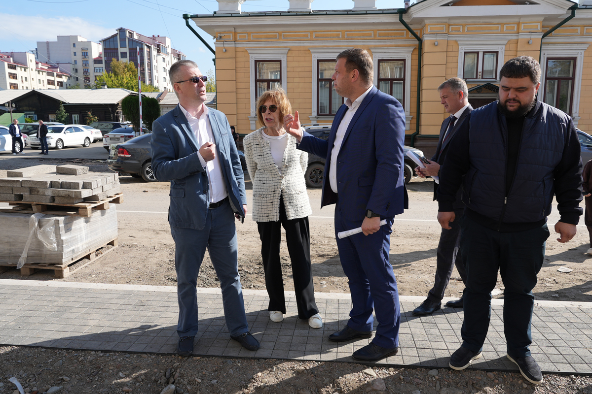 На ул. Дзержинского в Красноярске закончили основные работы по благоустройству