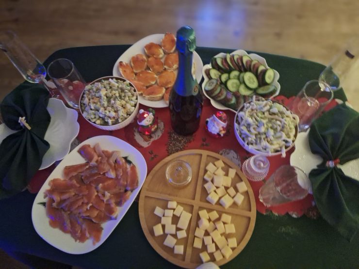 Красноярцам рассказали, можно ли доесть оливье 3 января