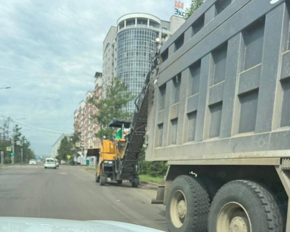 Движение транспорта по улице Дубровинского в Красноярске восстановлено