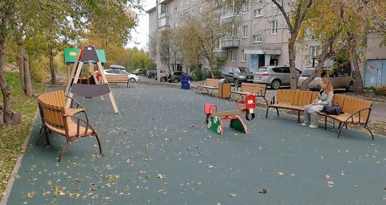 В Красноярске завершили благоустройство 22 дворов