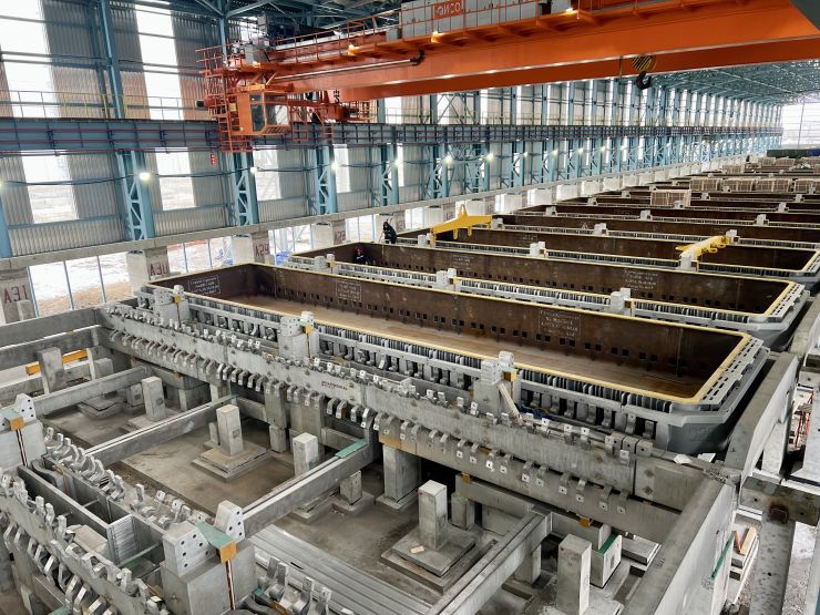 На КрАЗе начали монтаж основы электролизёров нового поколения