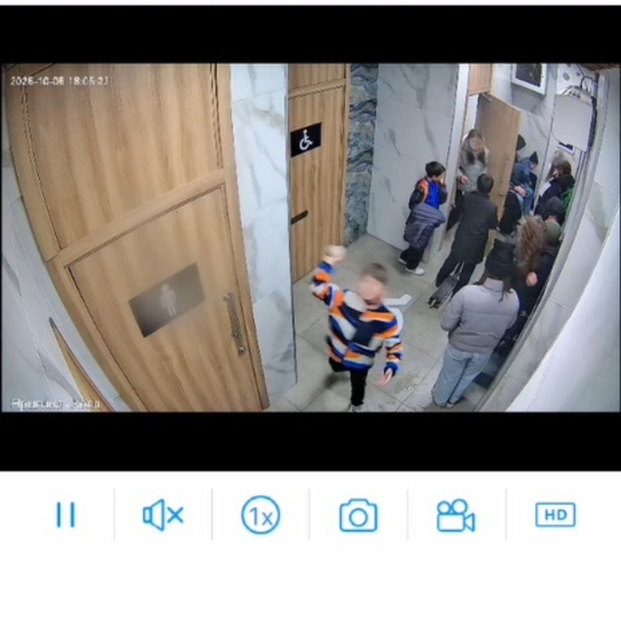 В Красноярске участились случаи вандализма в общественных туалетах