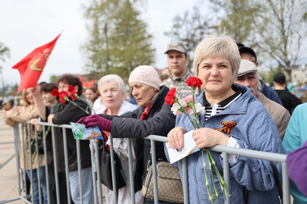 Красноярцы отмечают 80-летнюю годовщину Великой Победы
