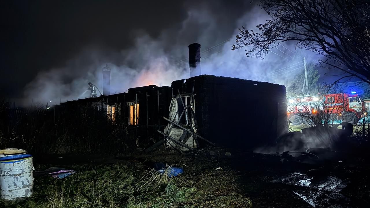Под Красноярском при пожаре погибли женщина и ее трехлетний сын