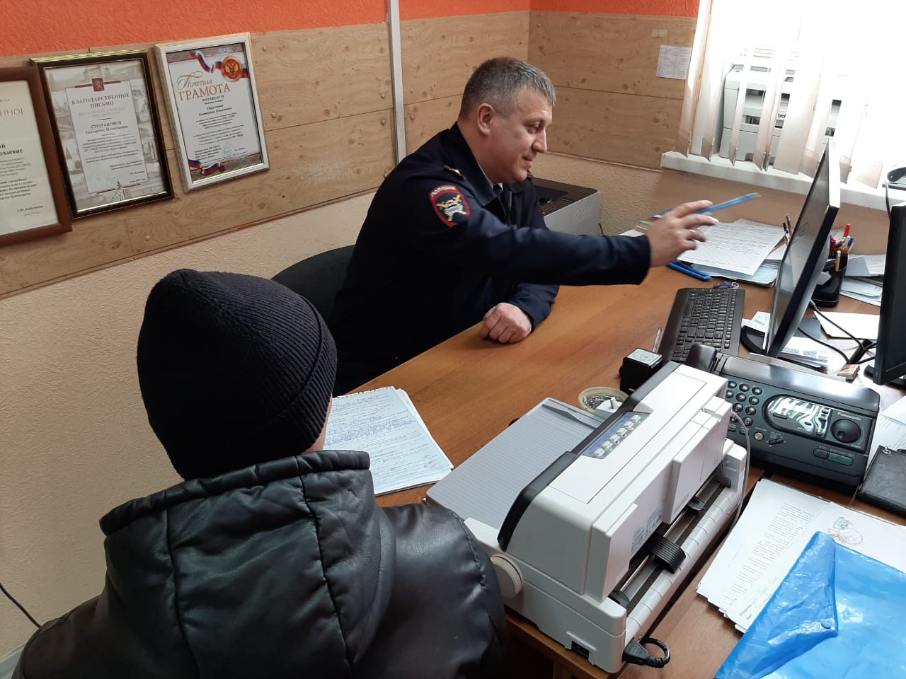 Красноярцы подали в полицию сотни жалоб на водителей и пешеходов