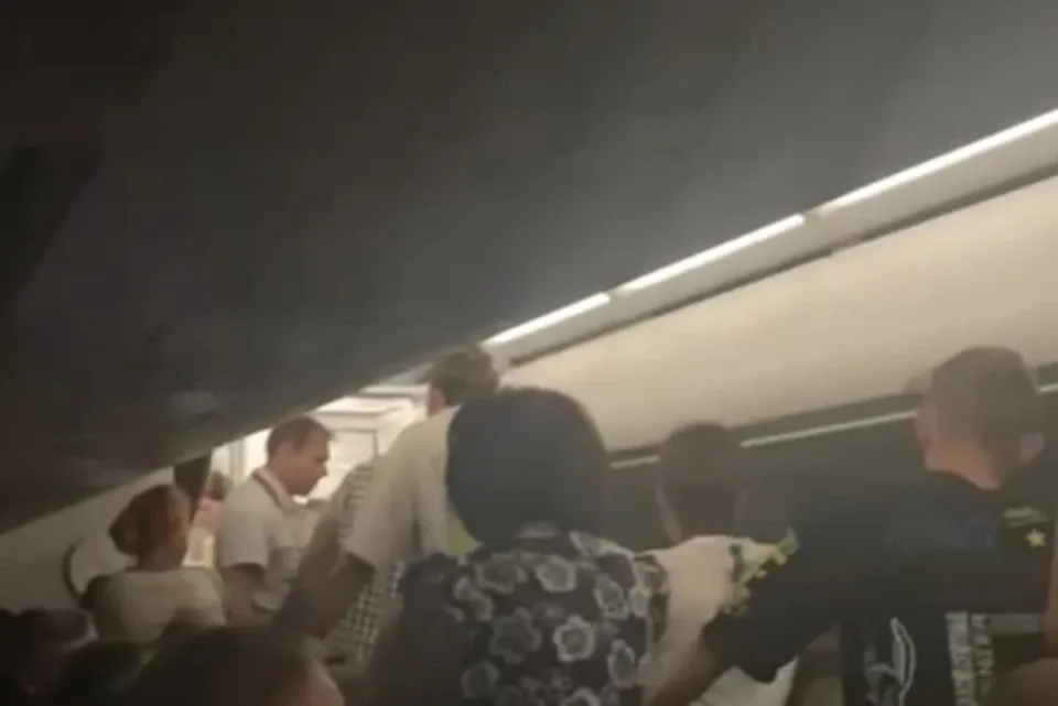 Самолет, летевший из Москвы в Благовещенск, экстренно сел в Красноярске из-за пьяного пассажира