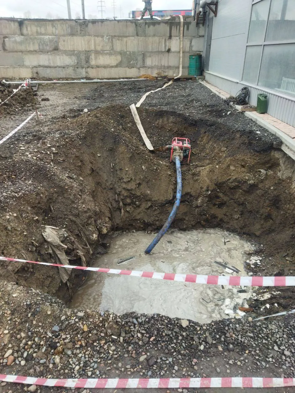 В микрорайоне «Живем» под Красноярском 15 домов остались без воды
