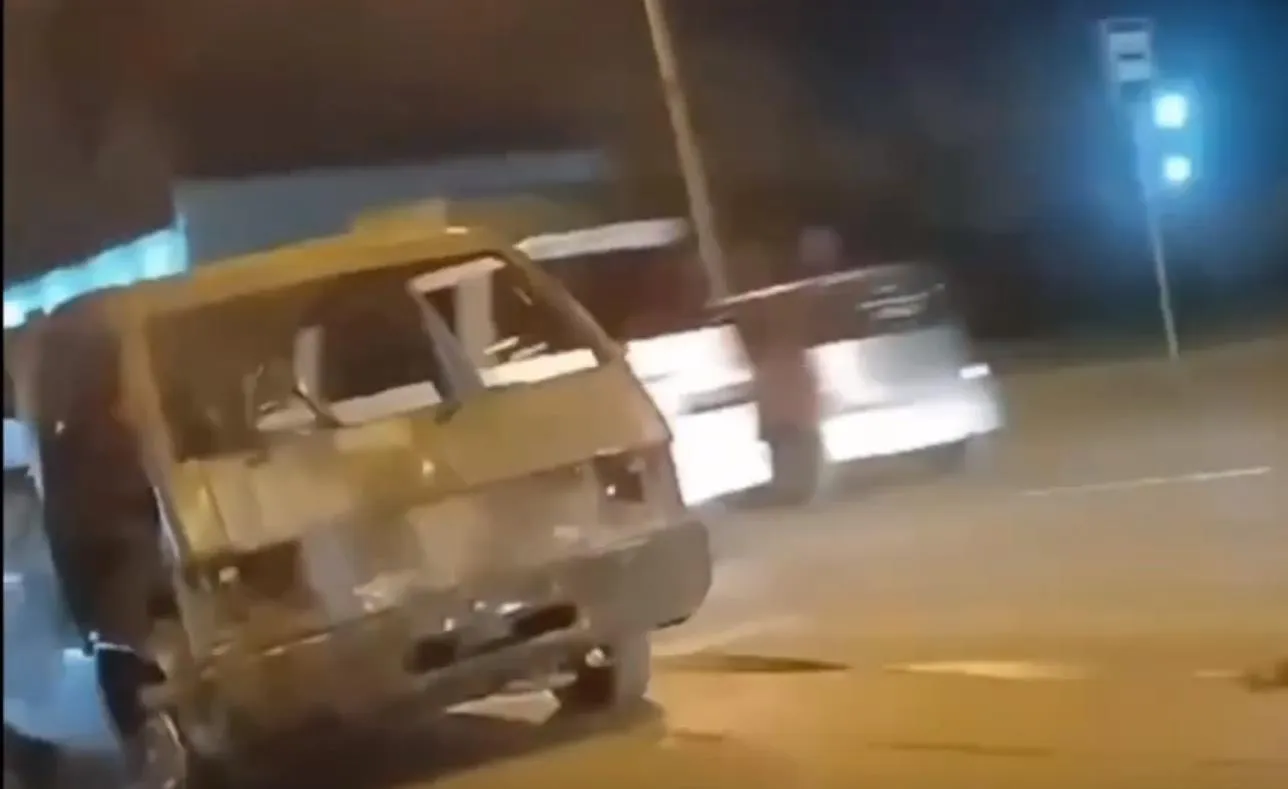 Красноярца оштрафовали за езду по городу на разобранной машине