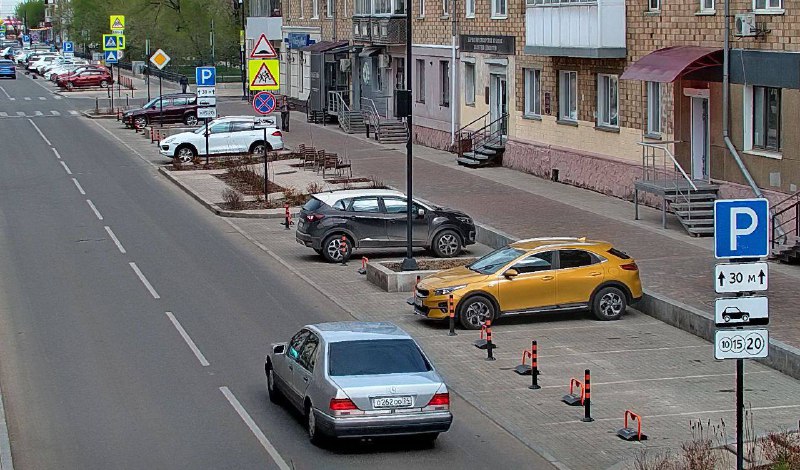 В Красноярске в 5 раз выросла популярность платных парковок на Красной Армии